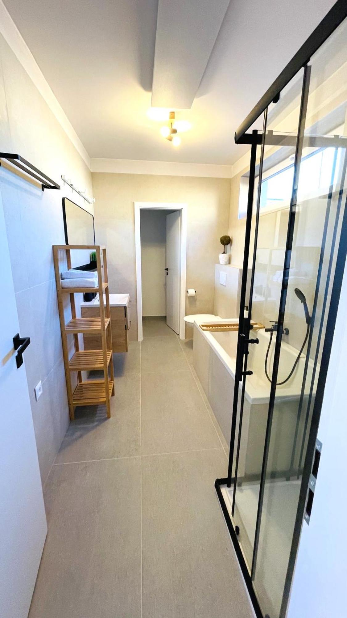House Flow, 3 Room, Free 2 Parking Bratislava Exterior foto