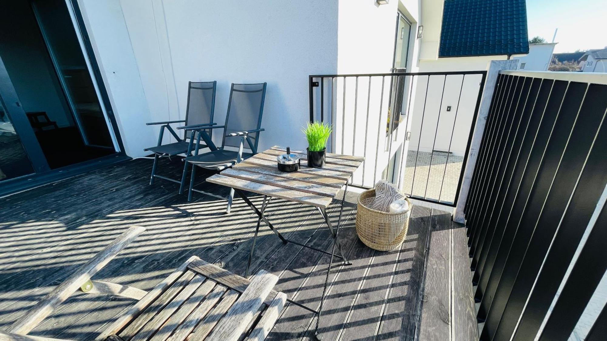 House Flow, 3 Room, Free 2 Parking Bratislava Exterior foto