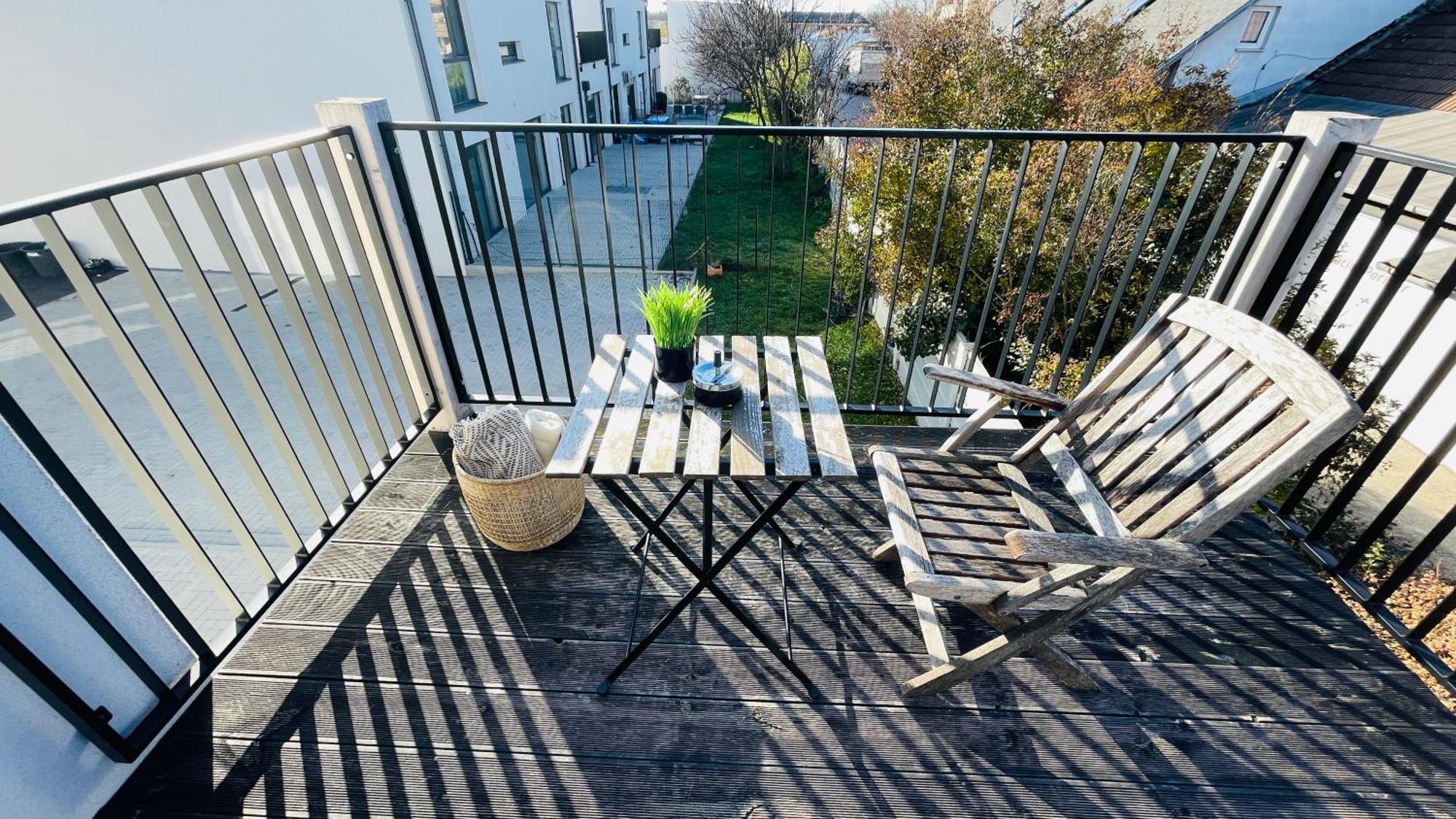 House Flow, 3 Room, Free 2 Parking Bratislava Exterior foto